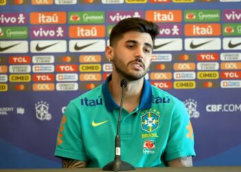 Beraldo, do PSG, é convocado para o lugar do lesionado Bremer