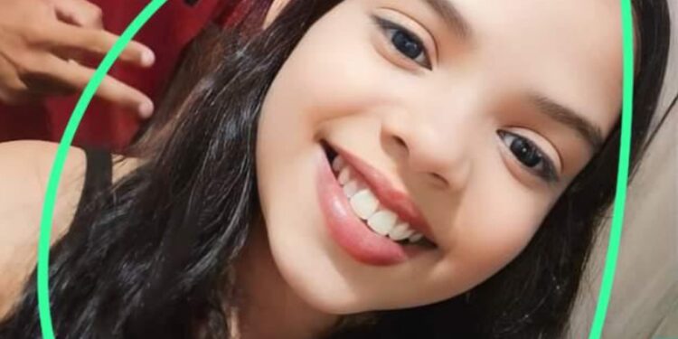 Adolescente de 12 anos é atropelada e morre após descer de ônibus escolar na Bahia