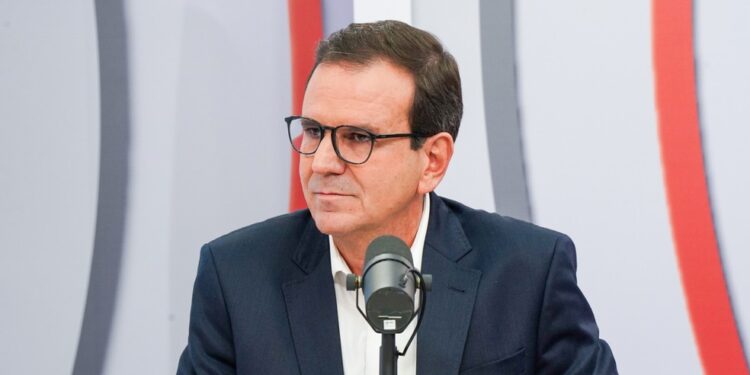 Eduardo Paes é reeleito em 1º turno e caminha para ser o prefeito mais longevo do Rio