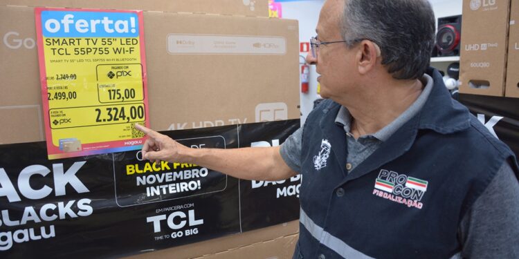 Procon orienta consumidores para as compras nas promoções da Black Friday