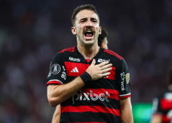 Léo Ortiz, do Flamengo, e Gabriel Martinelli são convocados para a seleção brasileira