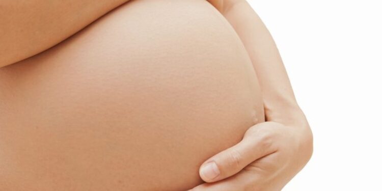 Médicos se posicionam contra PEC do aborto