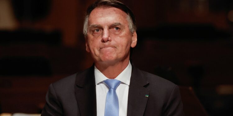 Prints, fotos e vídeos: veja a cronologia da tentativa de golpe de Estado
