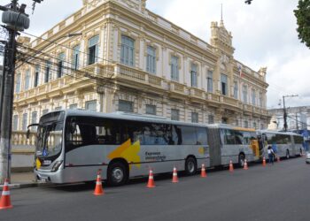 Prefeitura de Feira implanta Expresso Universitário com ônibus articulados