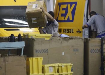 Renegociação de dívidas com 99% de desconto começa hoje nos Correios; veja como participar