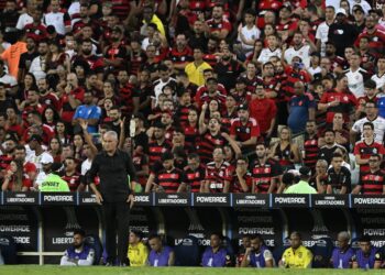 Bastidores: do atrito com filho em treino à irritação em jogo, saiba como foi a relação de Gabigol e Tite no Flamengo