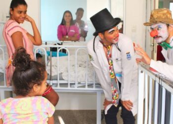 UEFS e HEC unem forças para promover a saúde mental infantil com a palhaçoterapia