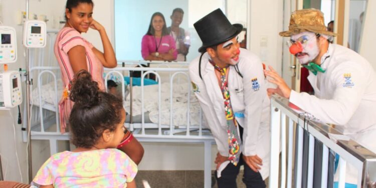 UEFS e HEC unem forças para promover a saúde mental infantil com a palhaçoterapia