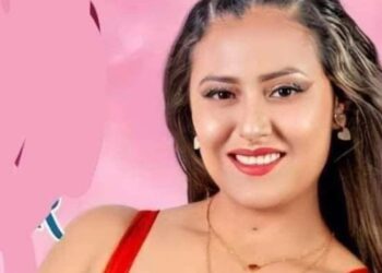 Cantora é assassinada a tiros em ônibus e jogada em vala após apresentação