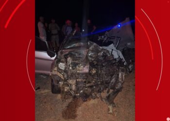 Quatro pessoas da mesma família morrem após acidente entre carro e ônibus escolar com candidatos do Enem no interior da Bahia