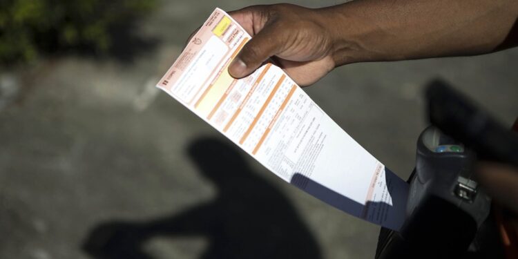 Alívio na conta de luz: bandeira amarela, mais barata, passa a valer nesta sexta