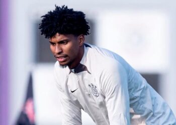 Flamengo acerta venda de Hugo Souza ao Corinthians