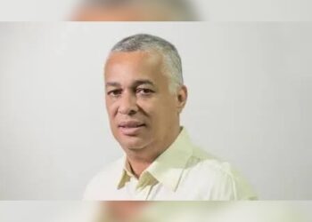 Hoje dia 02 de novembro é aniversário do meu amigo Jair Onofre.