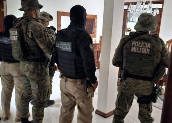 Homem é preso e seis mandados de busca são cumpridos durante operação contra lavagem de dinheiro do tráfico de drogas na BA