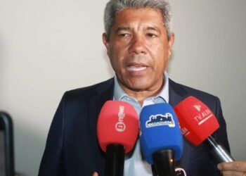Jerônimo Rodrigues quebra o silêncio sobre rumores da saída de André Curvello da Secom