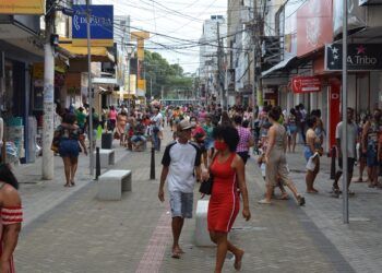 Prefeitura autoriza comércio a ampliar horário de funcionamento durante período natalino