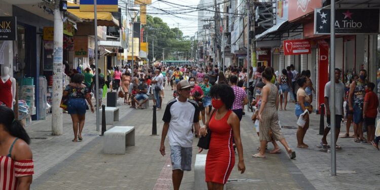 Prefeitura autoriza comércio a ampliar horário de funcionamento durante período natalino