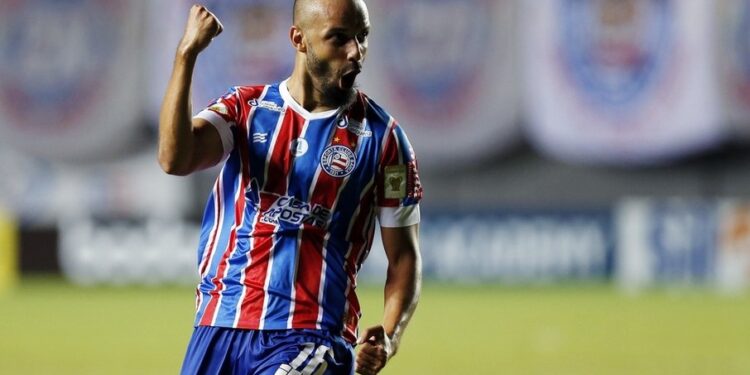 Santos encaminha a contratação de Thaciano, do Bahia