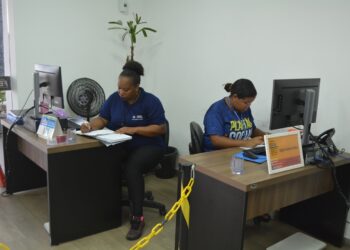 PREFEITO -Prefeitura funciona em horário especial nas vésperas de Natal e Ano Novo