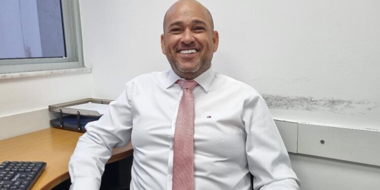 Binho Galinha pede a colocação de lixeiras em duas avenidas de Feira