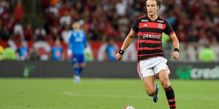 David Luiz agradece à torcida do Flamengo e lamenta despedida não ser “mais formal”