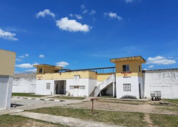 Bahia tem mais de 60% dos presídios com superlotação; polícia busca pelos 16 detentos foragidos do Conjunto Penal de Eunápolis