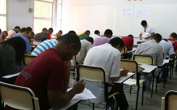 Confira concursos com editais abertos; salários podem chegar a R$ 22 mil