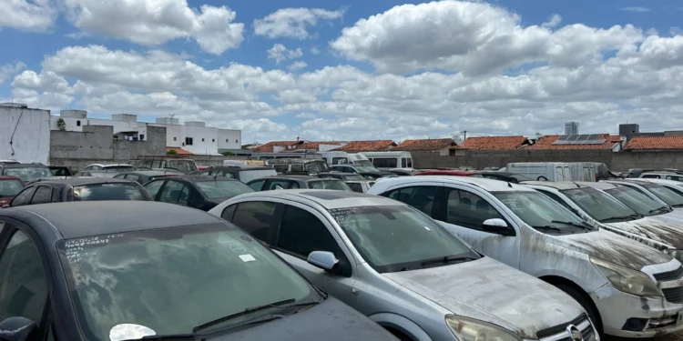 Mudança de lei proíbe pátio para guarda de veículos apreendidos em área residencial