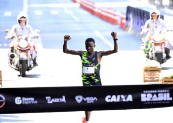 São Silvestre 2024: quenianos vencem prova; brasileira chega em terceiro