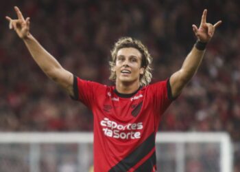 Fluminense anuncia a contratação de Canobbio