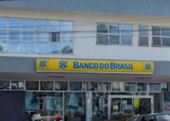 Homem é preso em flagrante após invadir agência bancária pelo telhado, abrir cofre e furtar armas no sudoeste da Bahia