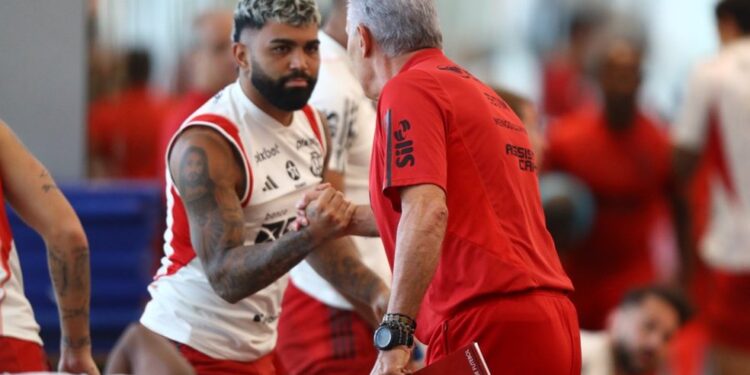 Coletiva de Gabigol no Cruzeiro tem cutucada em Tite: “Se fosse para vir um técnico, ele não viria”
