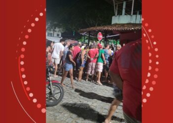 Troca de tiros termina com homem morto e quatro pessoas feridas na Bahia; discussão motivou disparos