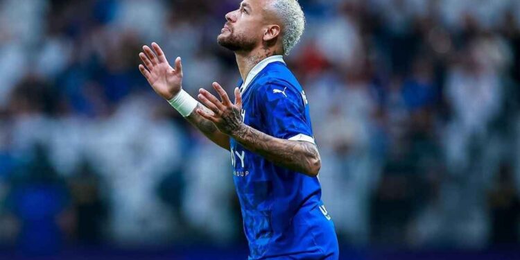 Al Hilal anuncia rescisão de contrato com Neymar, que fica livre para assinar com o Santos