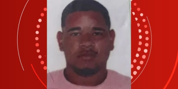 Jovem é morto a tiros após publicar foto com suposto gesto relacionado a facção criminosa na Bahia