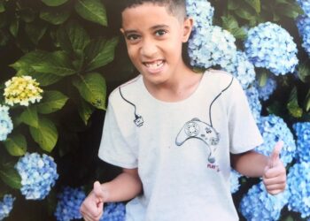 Corpo de de menino desaparecido por mais de 3 anos na Bahia é enterrado: ‘tinha esperanças de encontrar meu filho vivo’, lamenta mãe