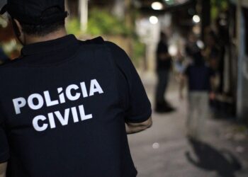 Polícia prende pais de criança de 2 anos levada ferida para hospital na Bahia; vítima sofreu agressões e estava desnutrida