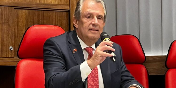 Flamengo promove demissão em massa no futebol de base