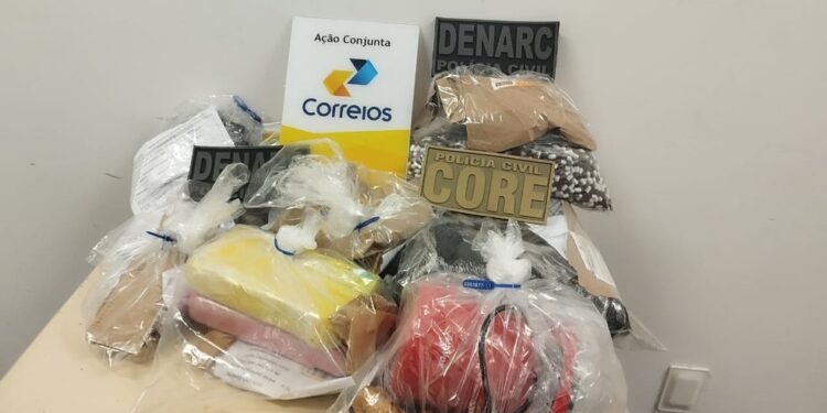 Anabolizantes, cigarros eletrônicos e drogas são apreendidas em pacotes de encomendas do Correios na Bahia