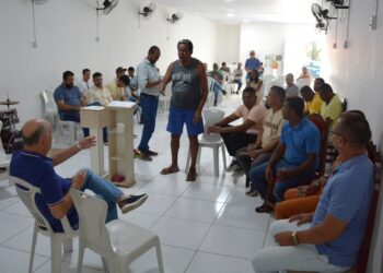 Prefeito orienta moradores da avenida Iguatemi a evitar lançar esgoto no asfalto