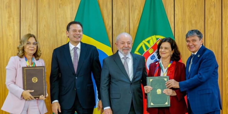 Vacina da dengue: Lula anuncia imunização no SUS e produção nacional em 2026