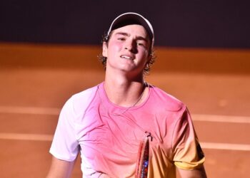 João Fonseca admite nervosismo e medo em derrota no Rio Open: “Não fui eu dentro de quadra”