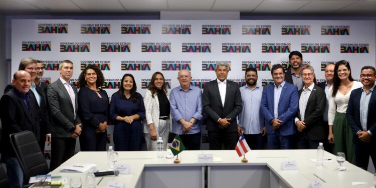 Governo do Estado discute estratégias para o desenvolvimento de Feira de Santana