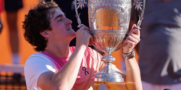 João Fonseca vence o nº1 da Argentina e é campeão em Buenos Aires