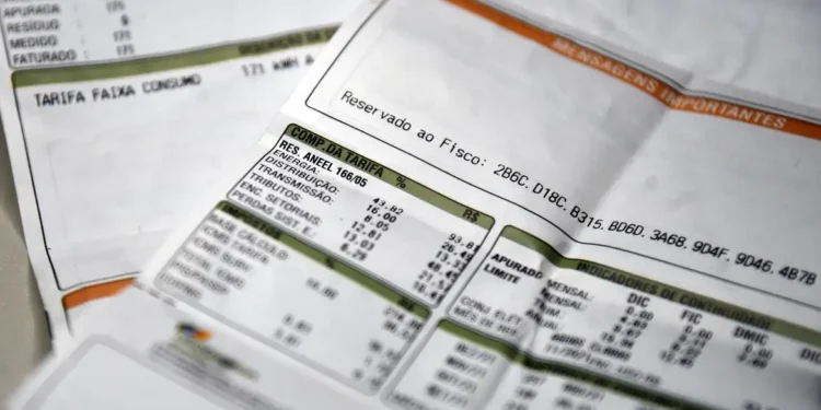 Conta de energia elétrica permanecerá sem cobrança extra em março