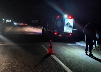 Duas pessoas morrem e 7 ficam feridas em acidente envolvendo moto e picape na Bahia