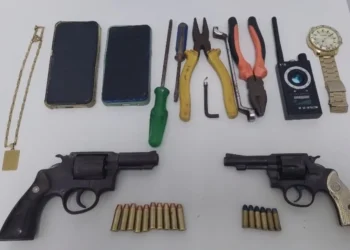 Dois homem são presos e veículos roubados são recuperados após perseguição no Parque da Cidade