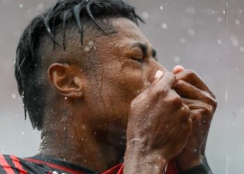 Flamengo domina o Botafogo e é campeão da Supercopa Rei