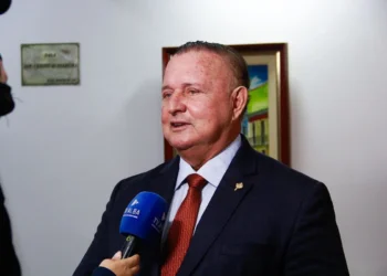 Entenda por que Adolfo Menezes foi afastado da presidência da Alba