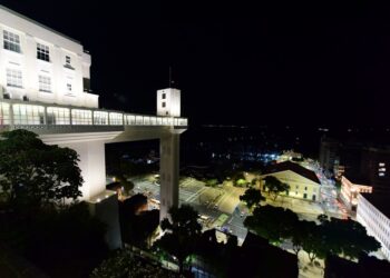 Elevador Lacerda, um dos principais pontos turísticos de Salvador, é reinaugurado após reforma